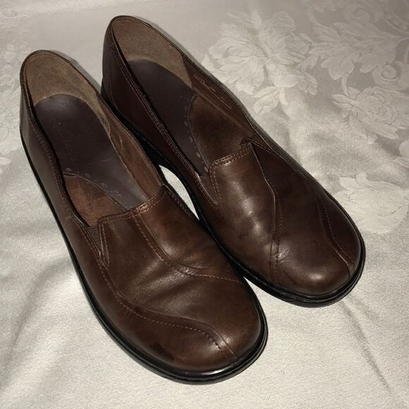 Clarks ‘Scarlet’ brown slip on loafer Sz 9M FIRM on PRICE - Picture 1 of 7